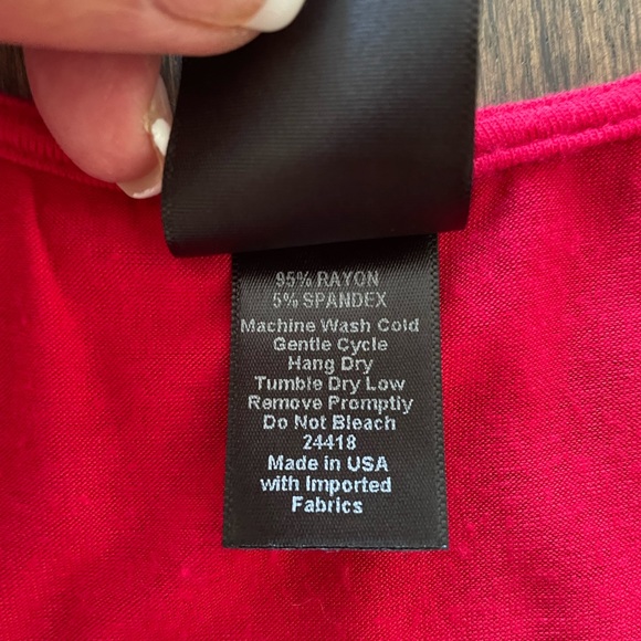 Agnes & Dora Tank Top size L Cherry Red Flowy Casual Plunge Neck - Picture 7 of 9